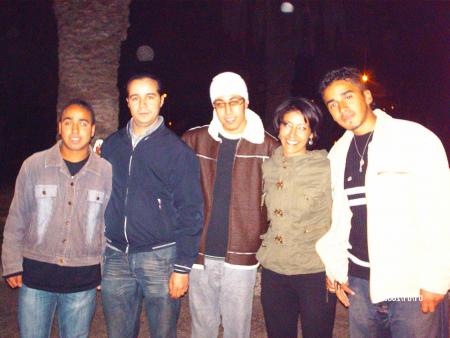 c moi et youssef + hamada ac madiha momatila massrahia